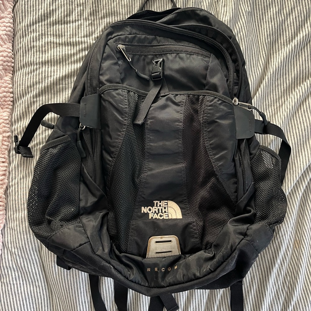 North face recon backpack